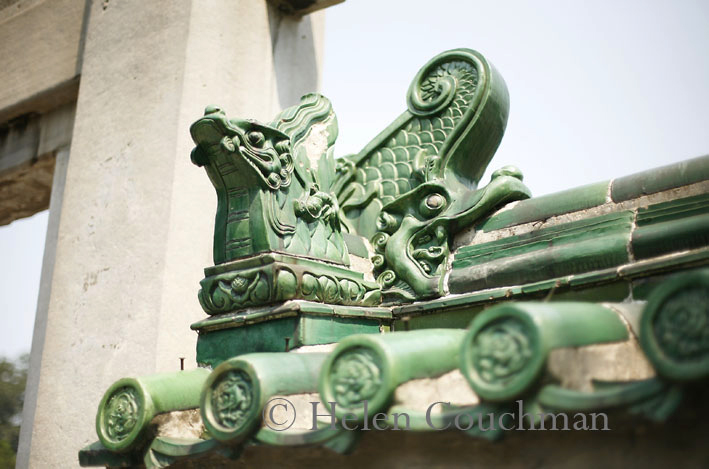 c temple roof dragon © Helen Couchman